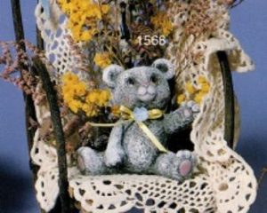 S1568-KKK Sitting Bear